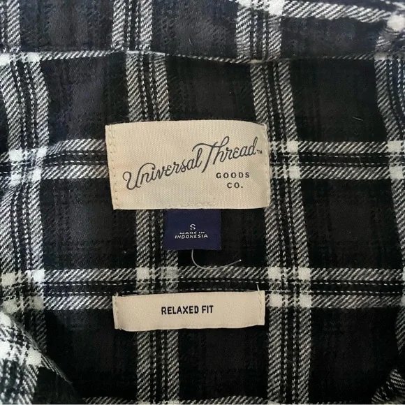 Universal Thread, Black and White Relaxed Fit Flannel Size Small - Picture 3 of 5